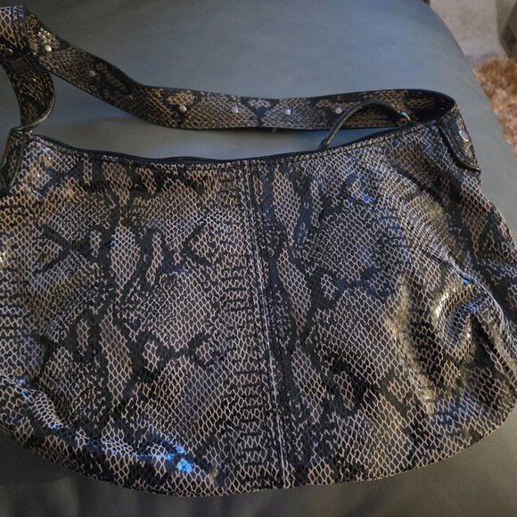 Kenneth Cole Reaction Handbag - Picture 1 of 4